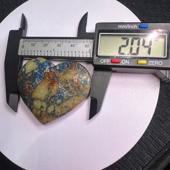 Azurite Heart Carving Meditation Stone (4) - Picture 7 of 9